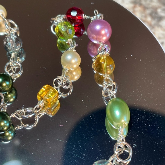 Wire wrapped glass beaded necklace - Picture 4 of 10